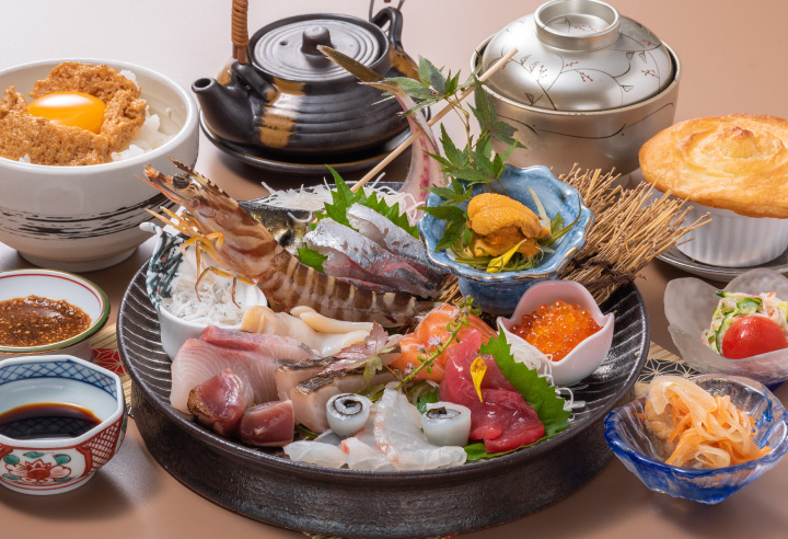 岡山駅前 ランチ 海鮮丼